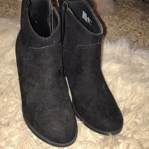 black booties